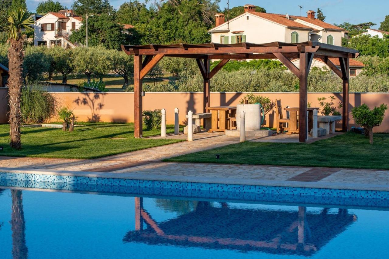 Via Flavia With Common Pool Hotel Labinci Kültér fotó