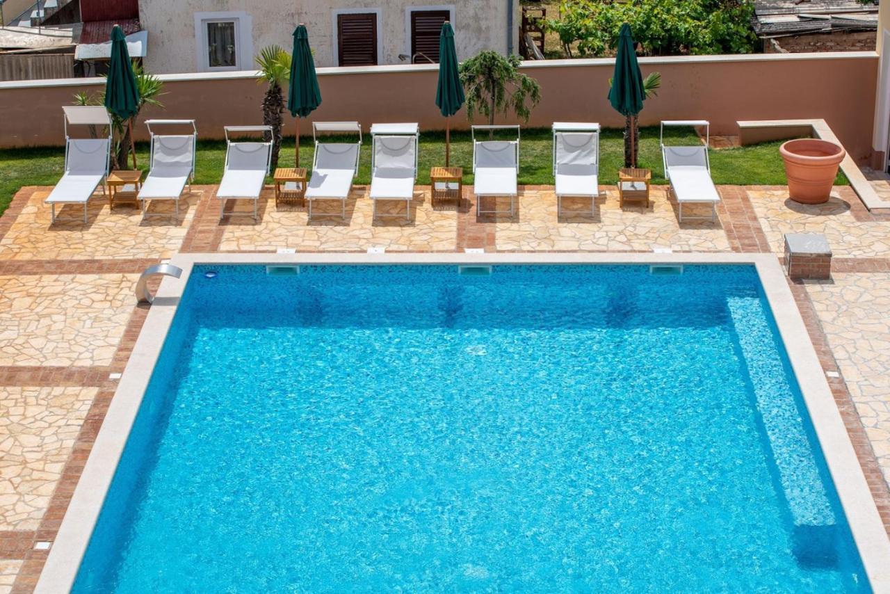 Via Flavia With Common Pool Hotel Labinci Kültér fotó