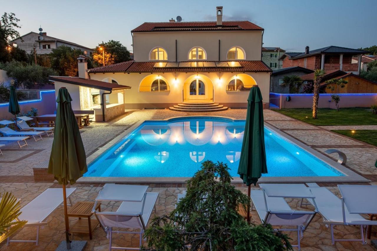 Via Flavia With Common Pool Hotel Labinci Szoba fotó